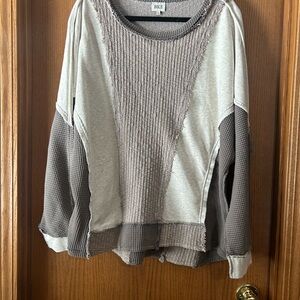 BKE Women's Two-Tone Gray Sweater